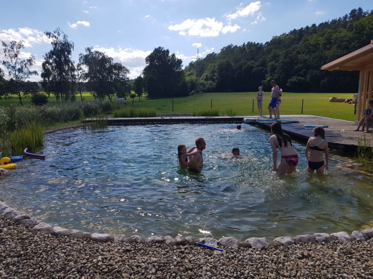 Schwimmteich am Holzhauser Hof